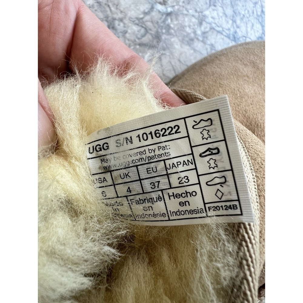 UGG Classic Mini II Sand Sheepskin Suede Boots Women's Size 6 - Picture 8 of 8